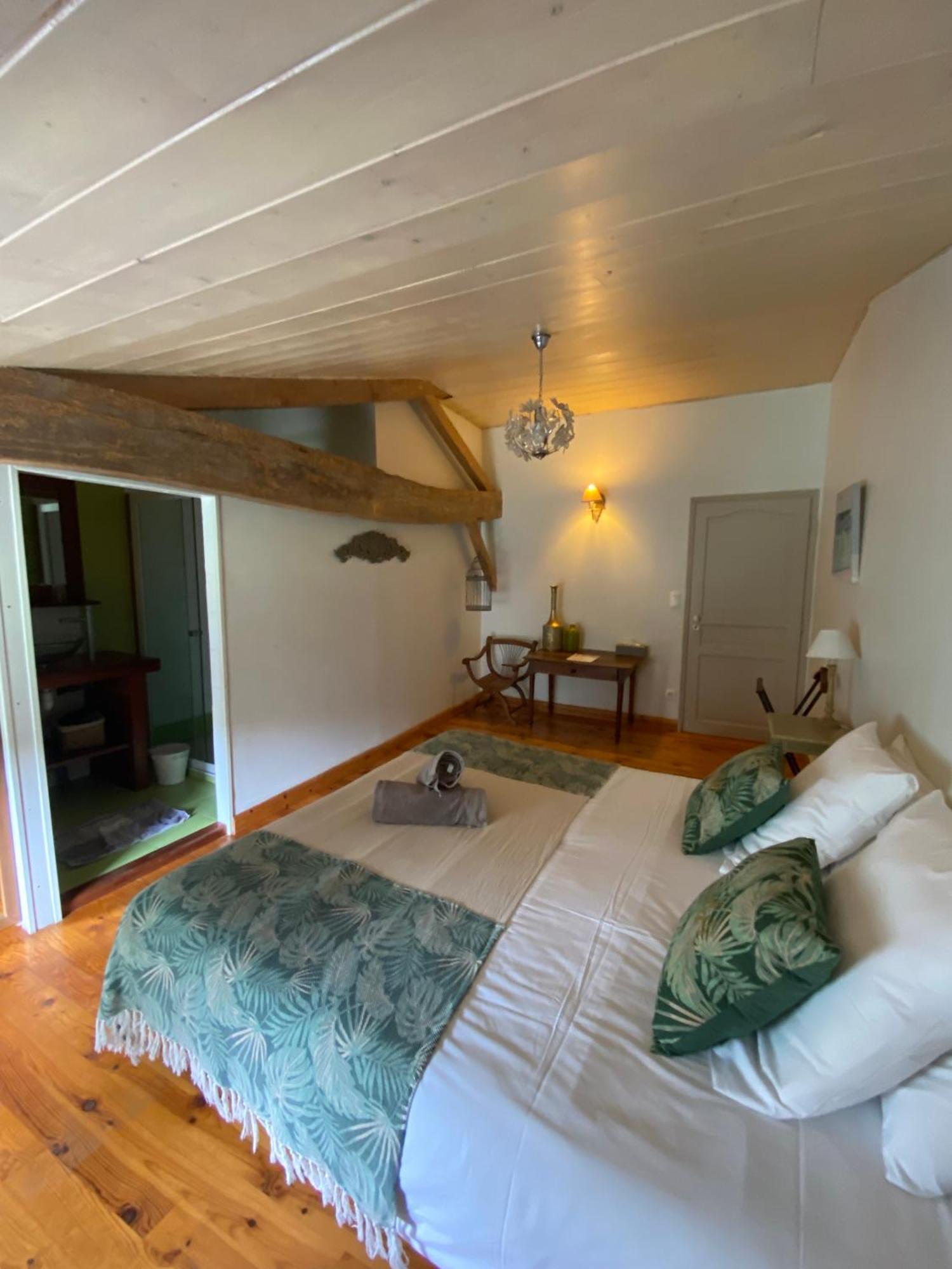 Maison D'Emmannaelle Auros Bagian luar foto